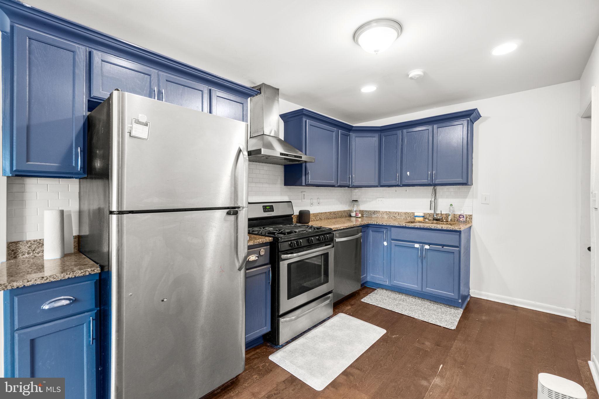 CRESTWOOD - Residential