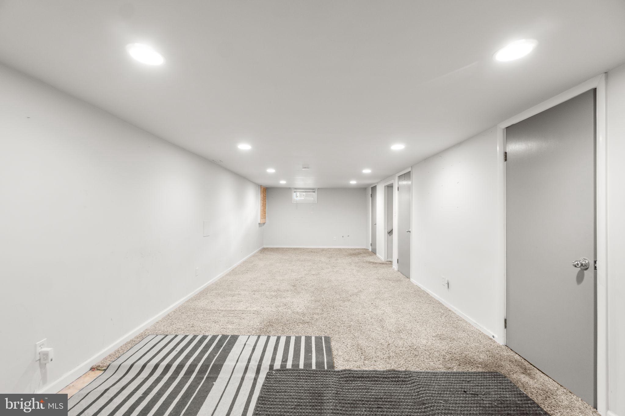 CRESTWOOD - Residential