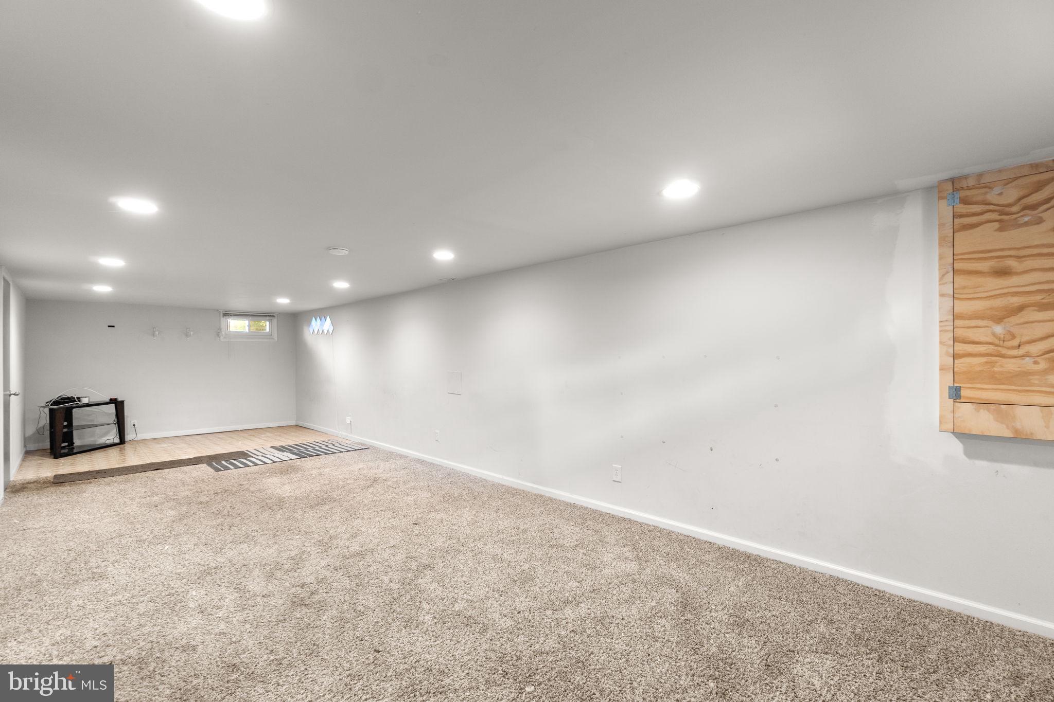 CRESTWOOD - Residential