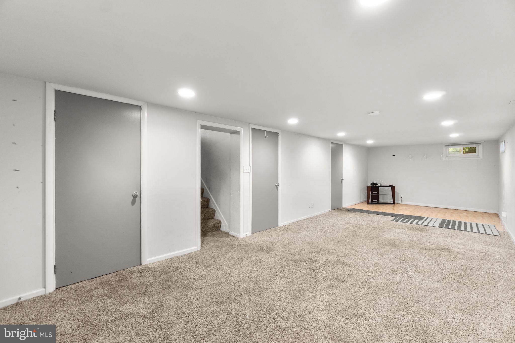 CRESTWOOD - Residential