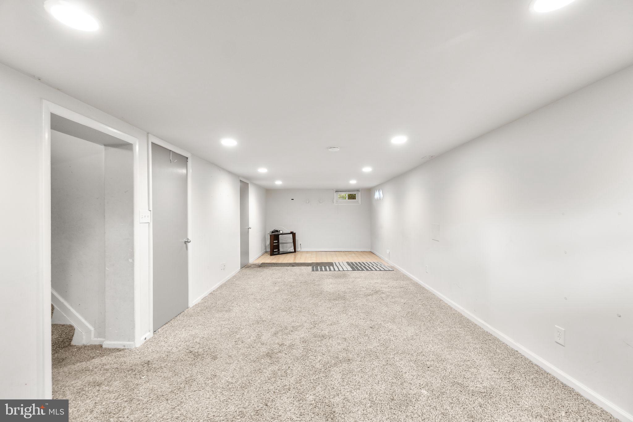 CRESTWOOD - Residential