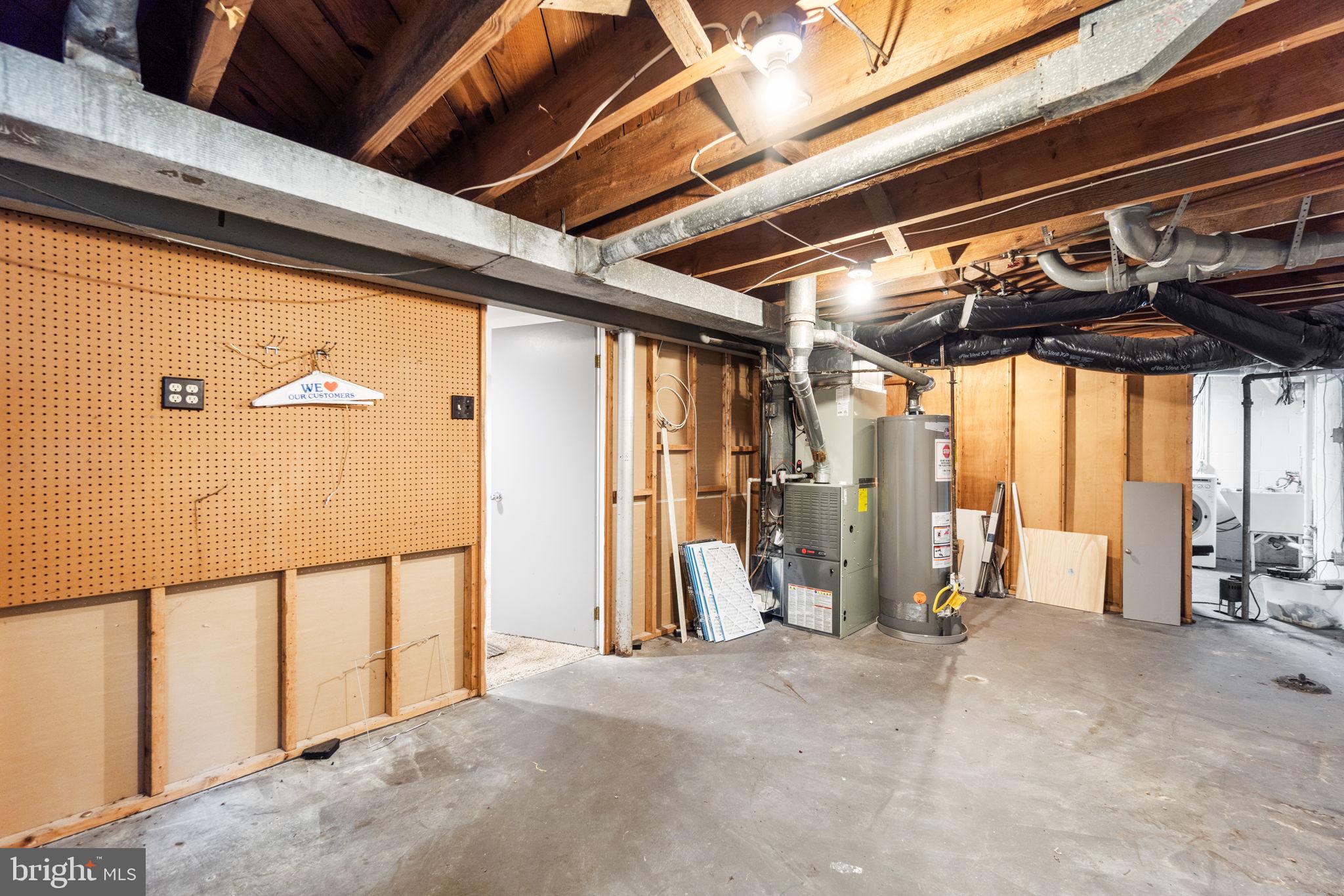 CRESTWOOD - Residential