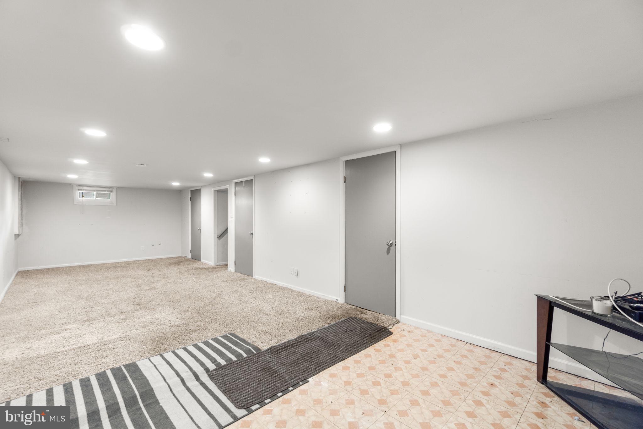 CRESTWOOD - Residential