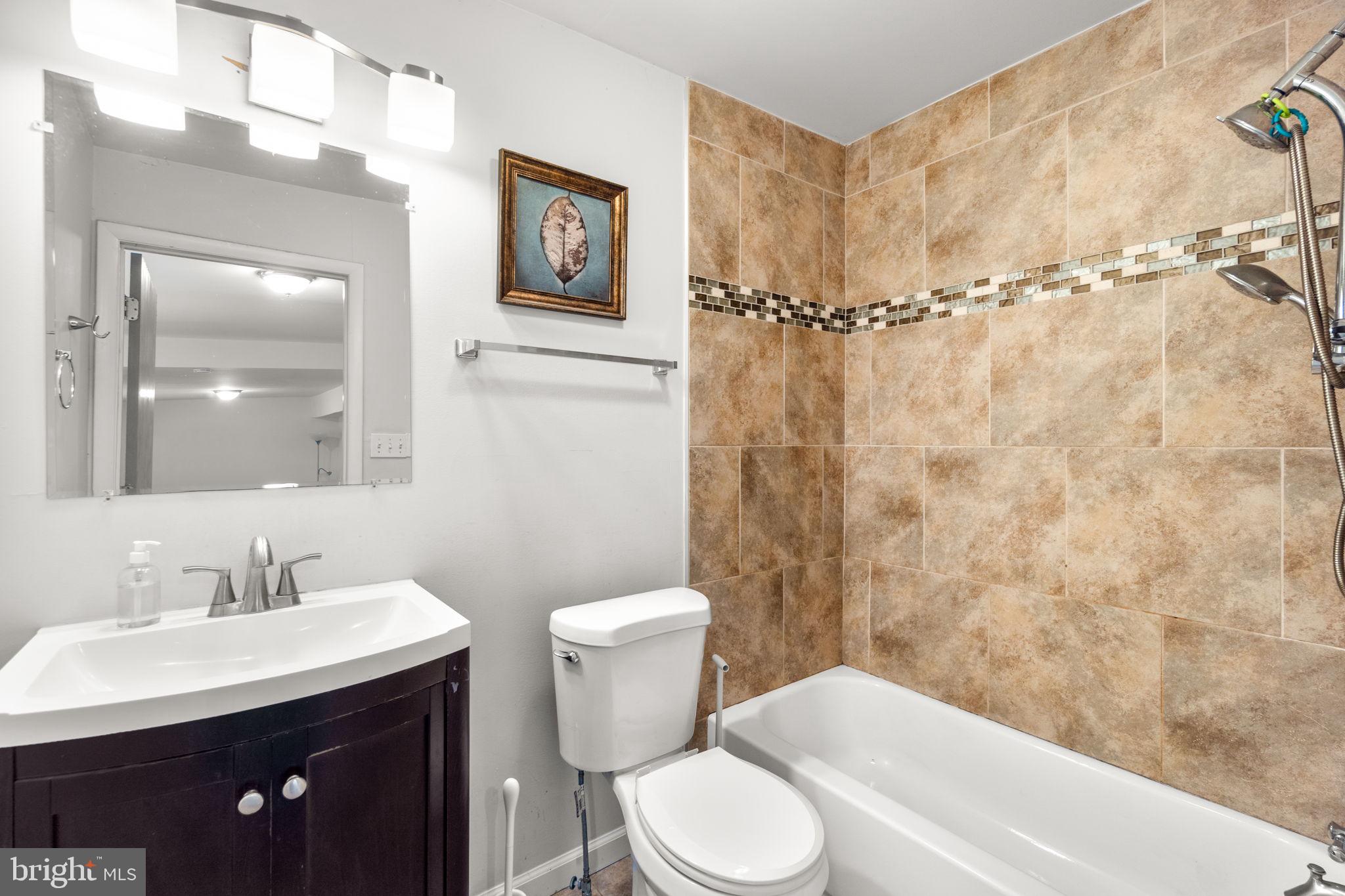 CRESTWOOD - Residential