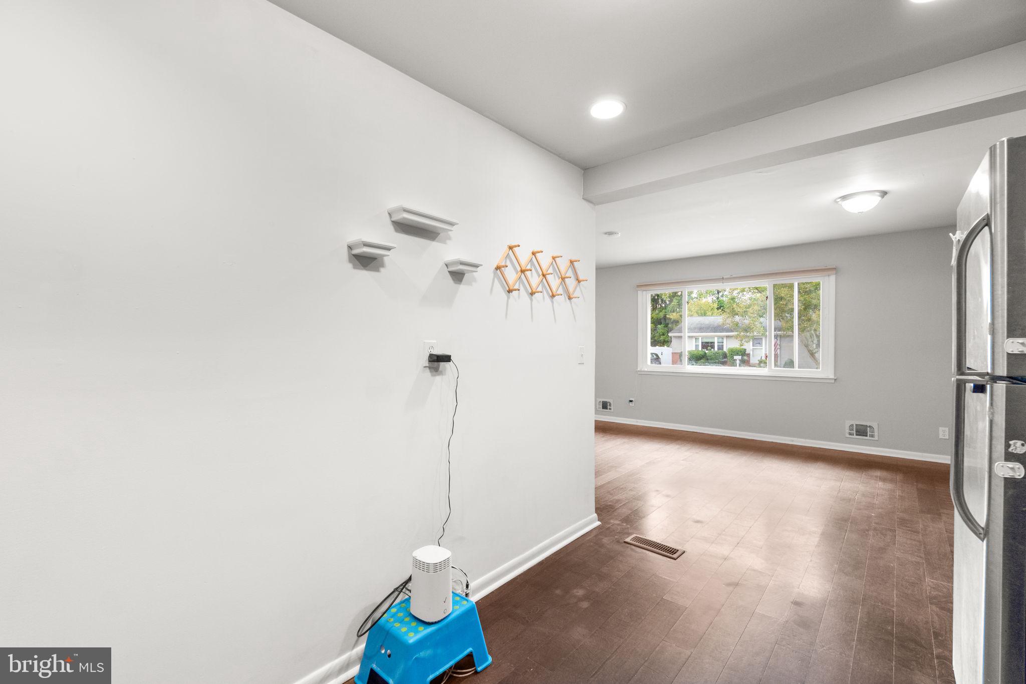 CRESTWOOD - Residential