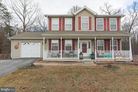 34 STANDING OAK COURT BUNKER HILL WV 25413