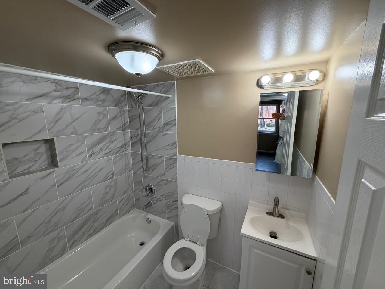 OLD TOWNE VILLAGE CONDOMINIUMS - Residential