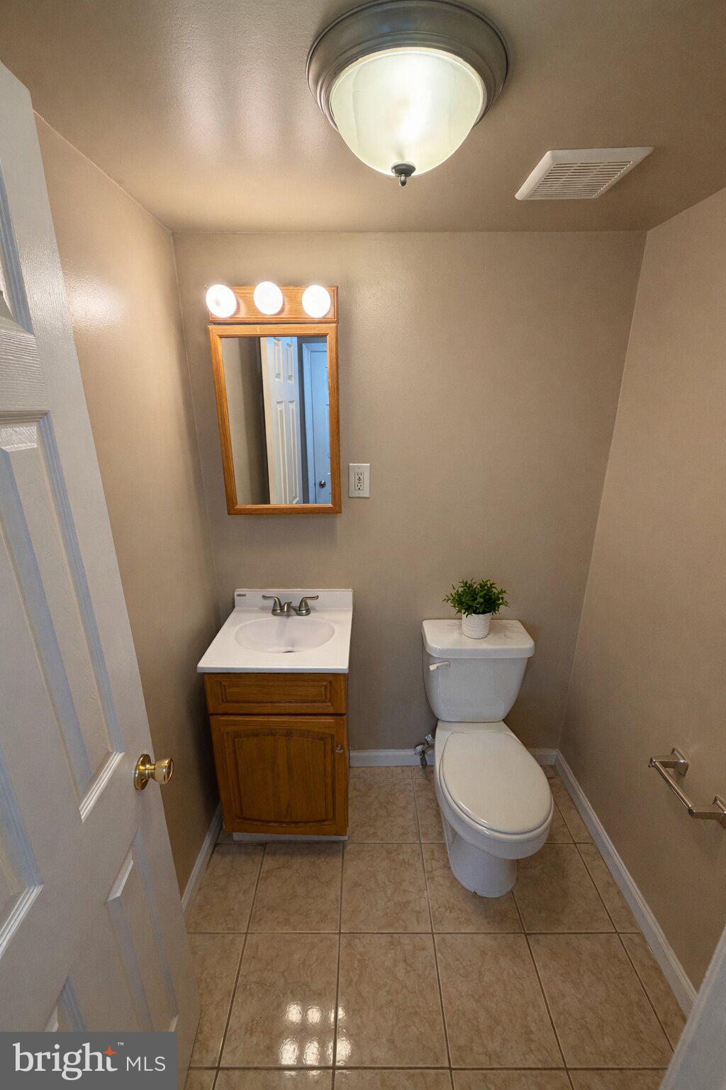 OLD TOWNE VILLAGE CONDOMINIUMS - Residential