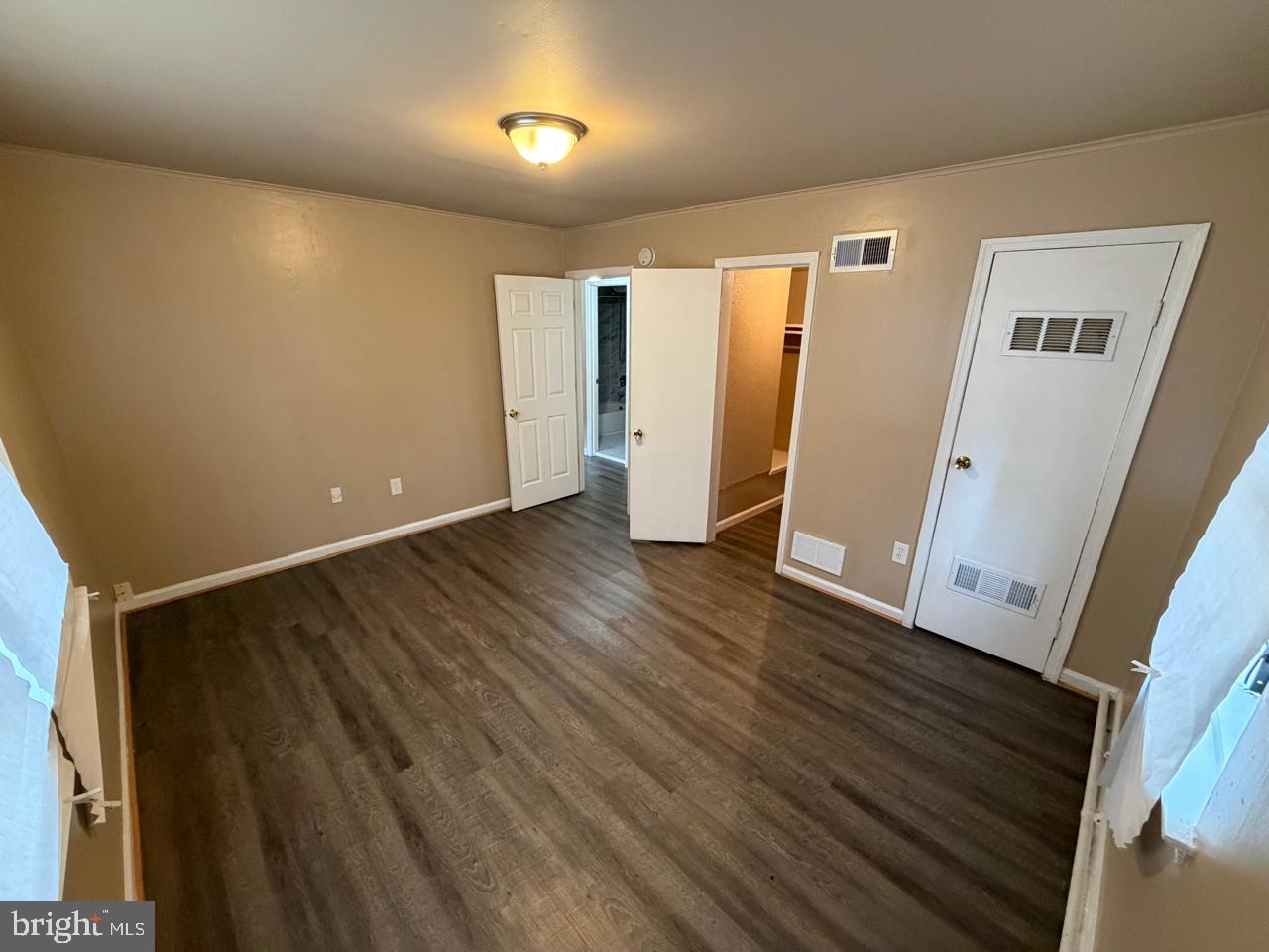 OLD TOWNE VILLAGE CONDOMINIUMS - Residential