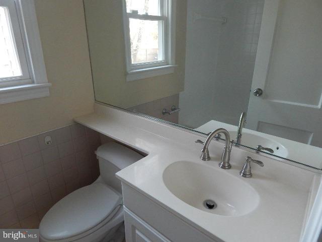 BROADWOOD MANOR - Residential