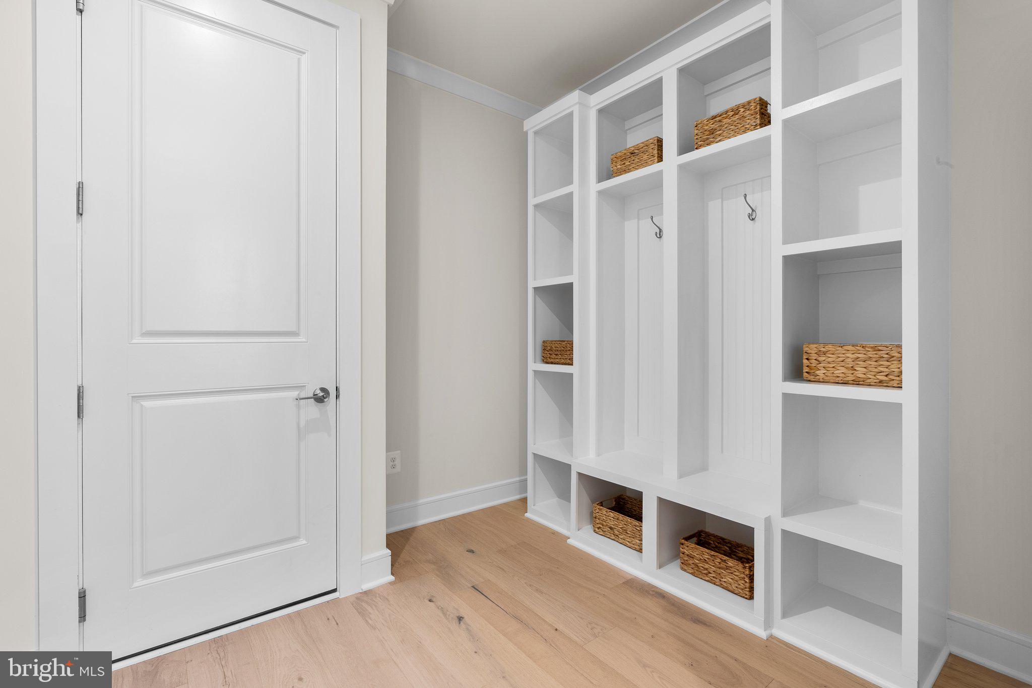 MEADOWBROOK - Residential