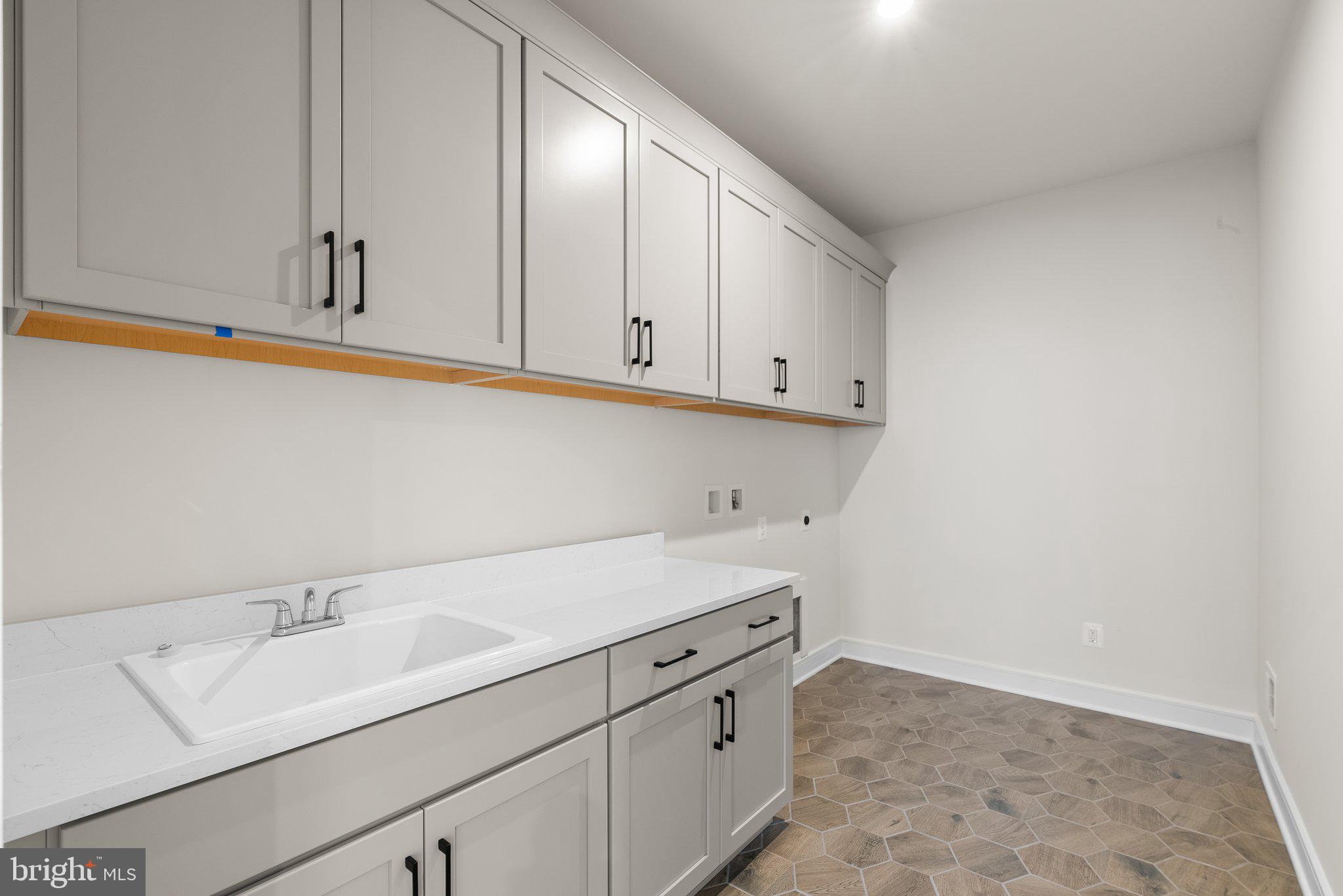 MEADOWBROOK - Residential