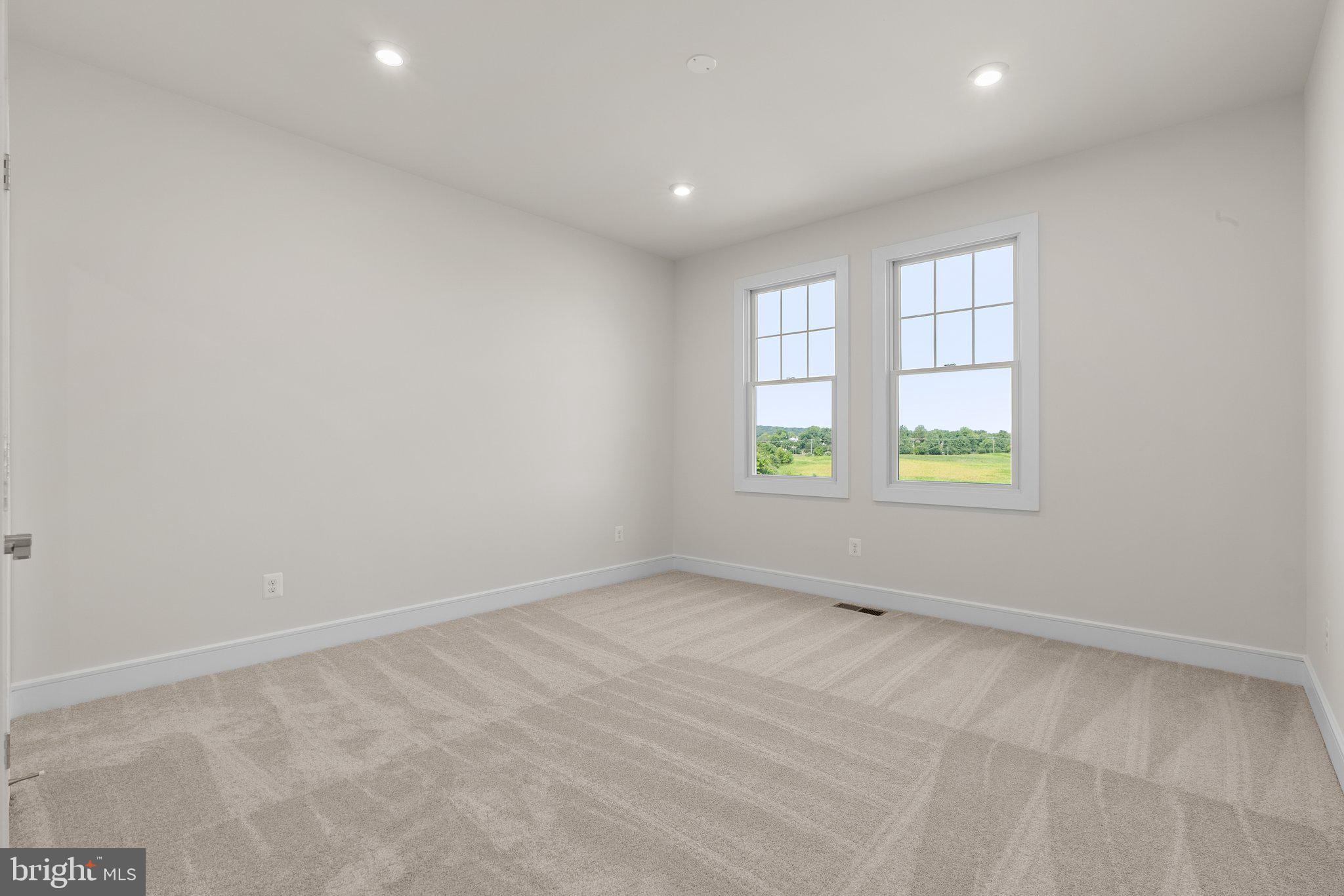 MEADOWBROOK - Residential