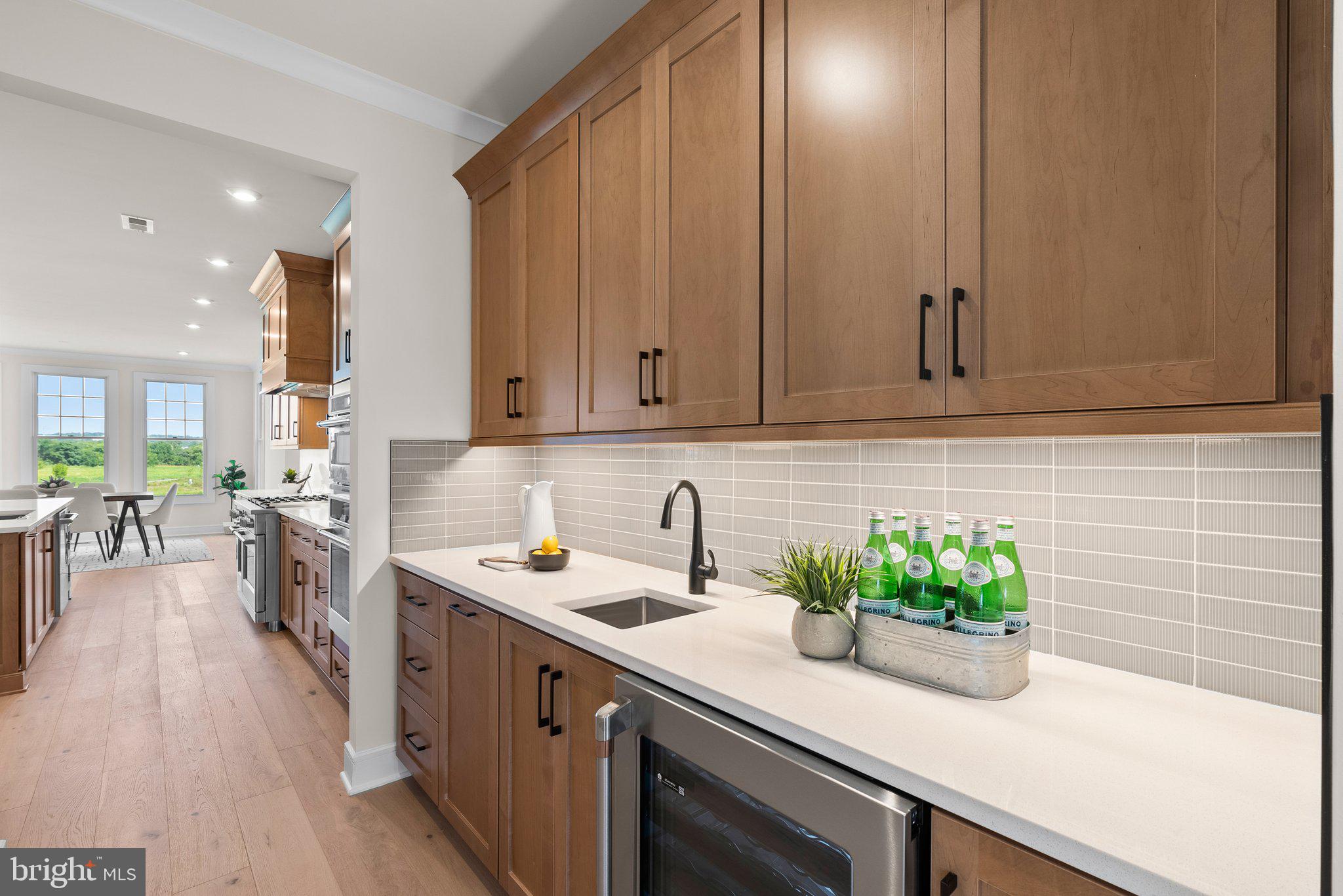 MEADOWBROOK - Residential