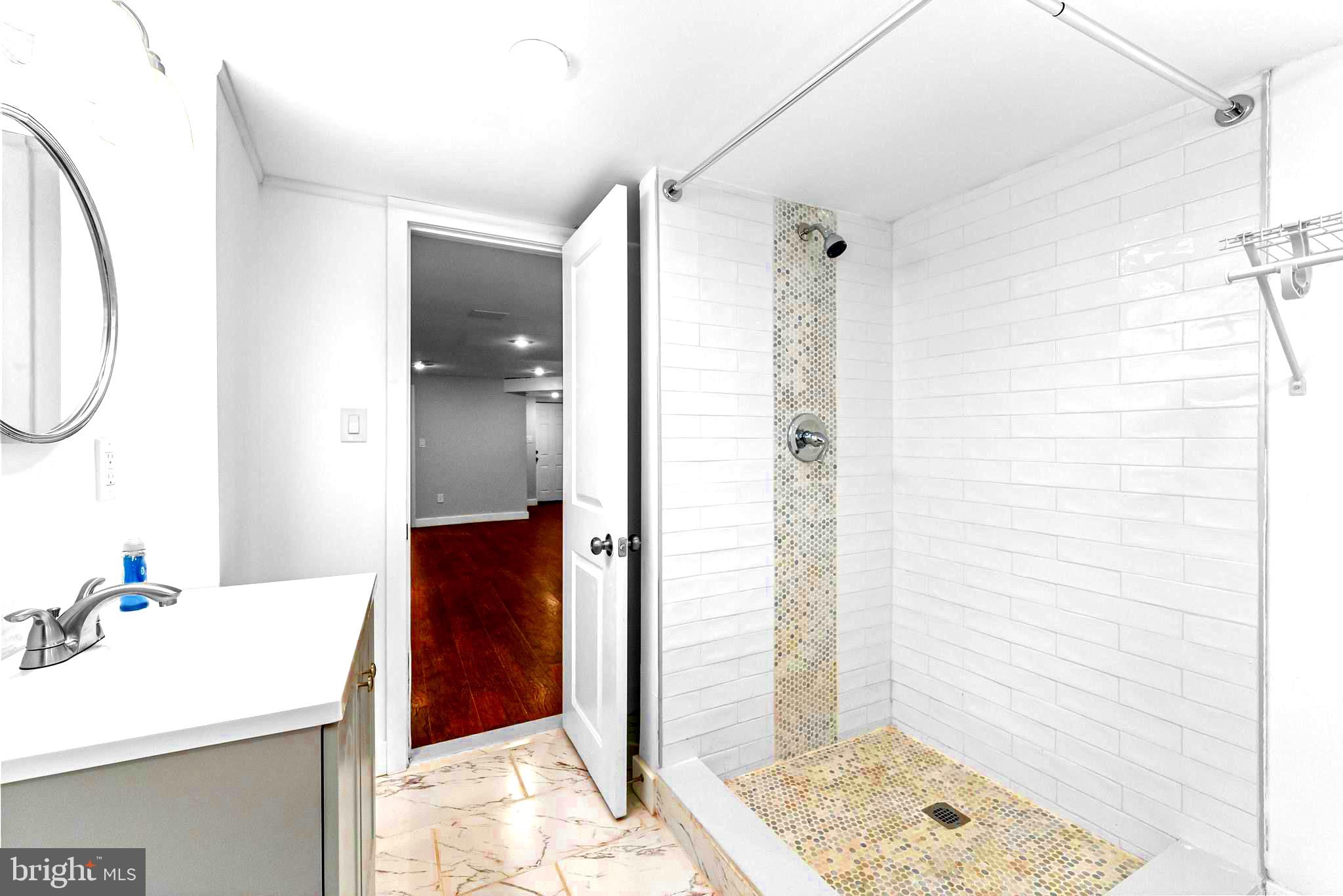 WEST OAK LANE - Residential Lease