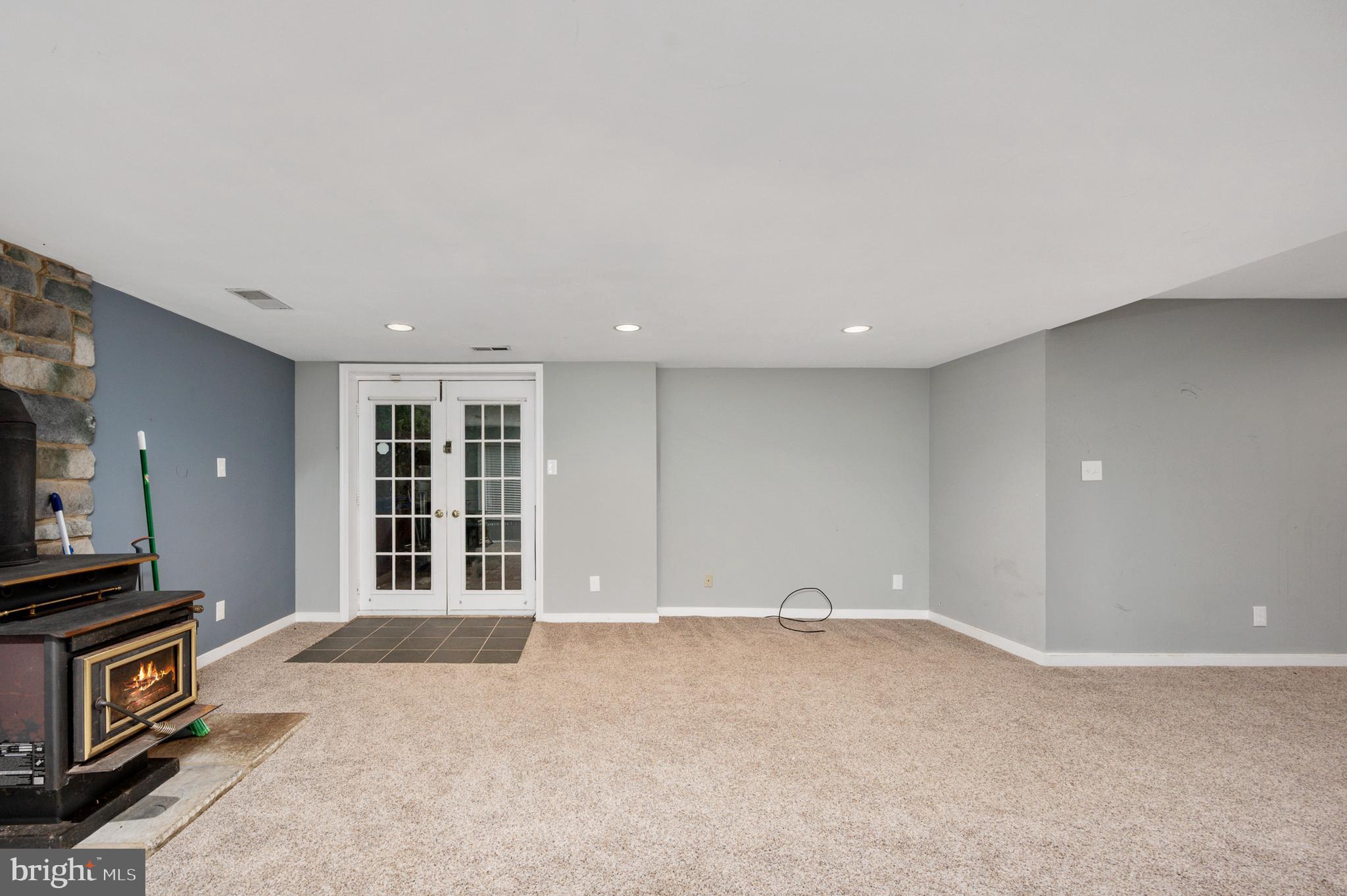 CREEKSIDE - Residential