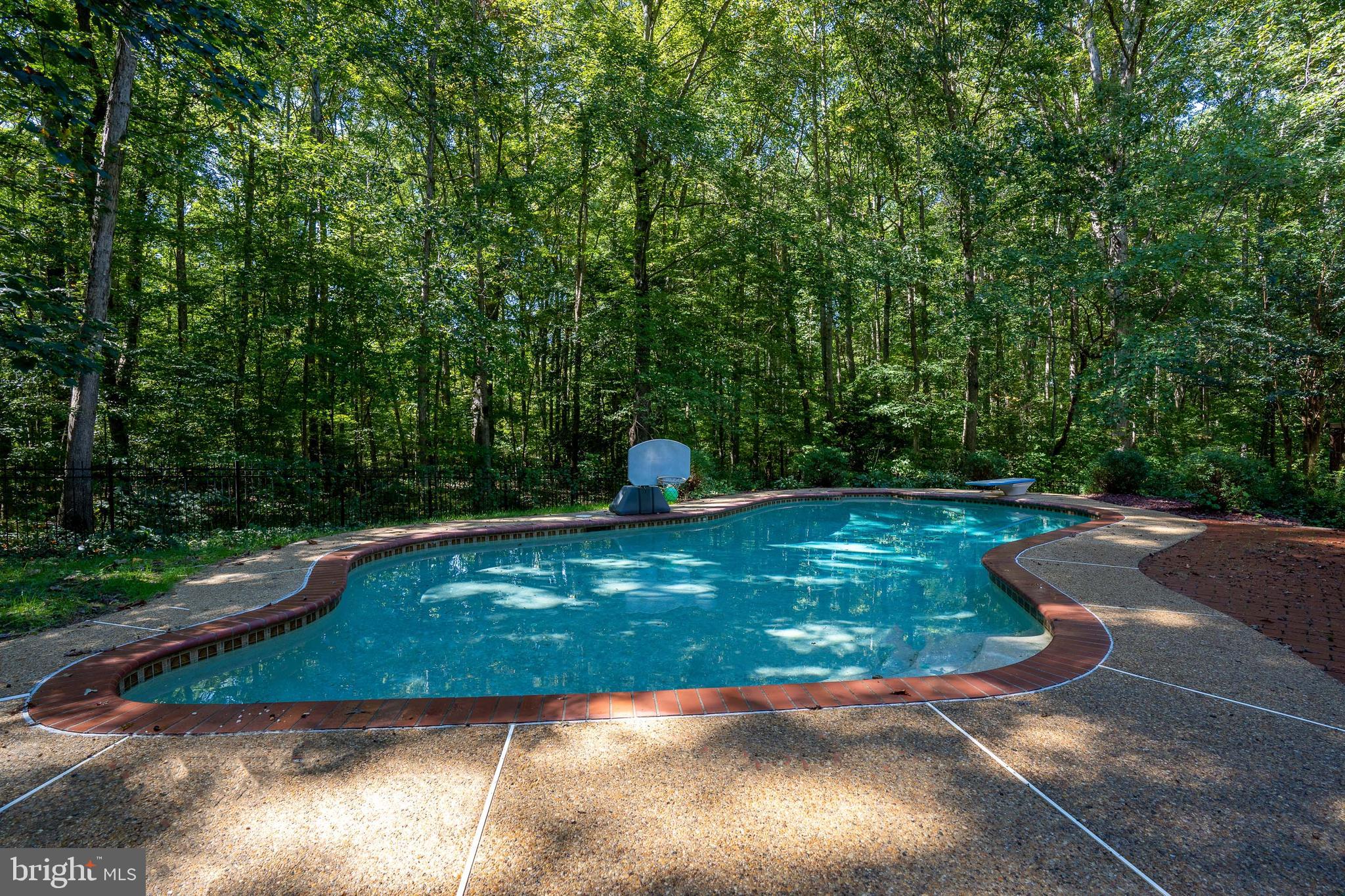 CREEKSIDE - Residential