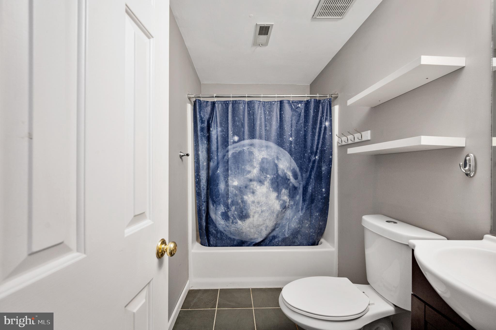 CREEKSIDE - Residential