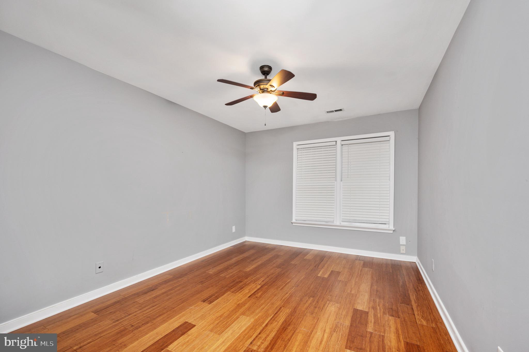 CREEKSIDE - Residential