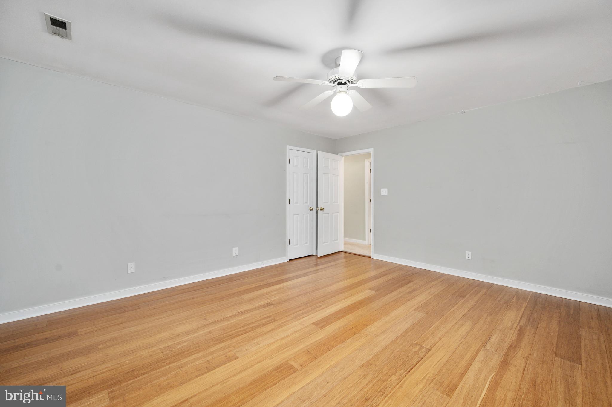 CREEKSIDE - Residential