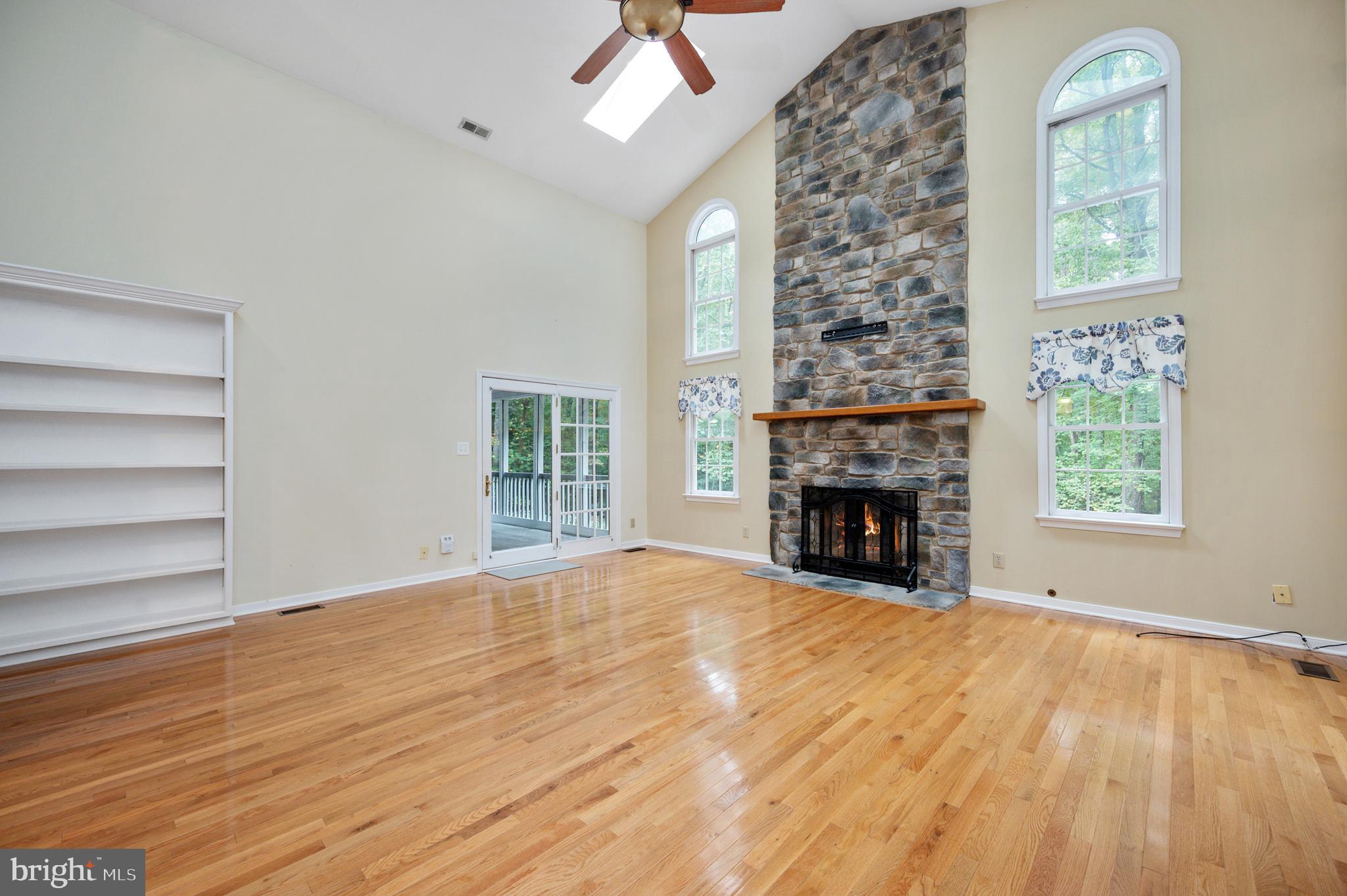 CREEKSIDE - Residential