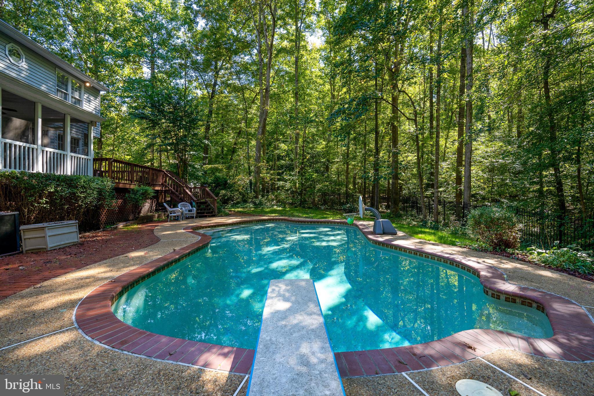 CREEKSIDE - Residential