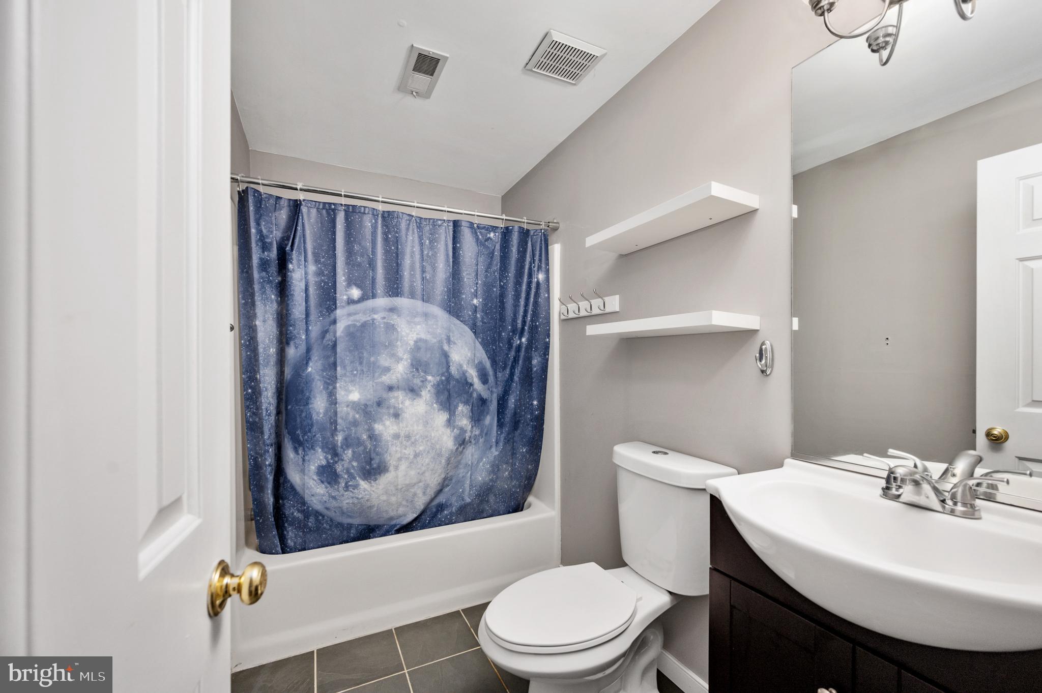 CREEKSIDE - Residential