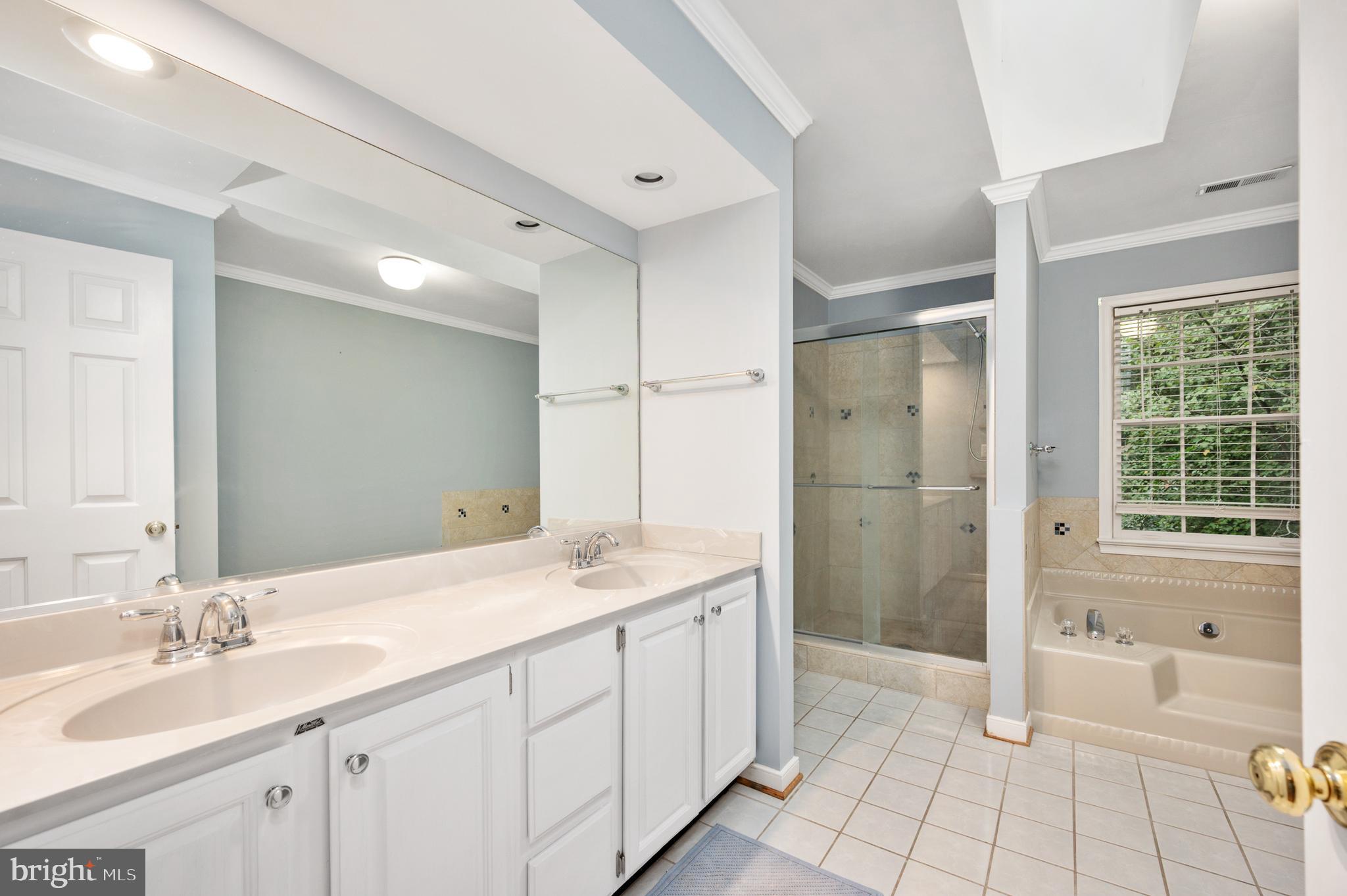 CREEKSIDE - Residential