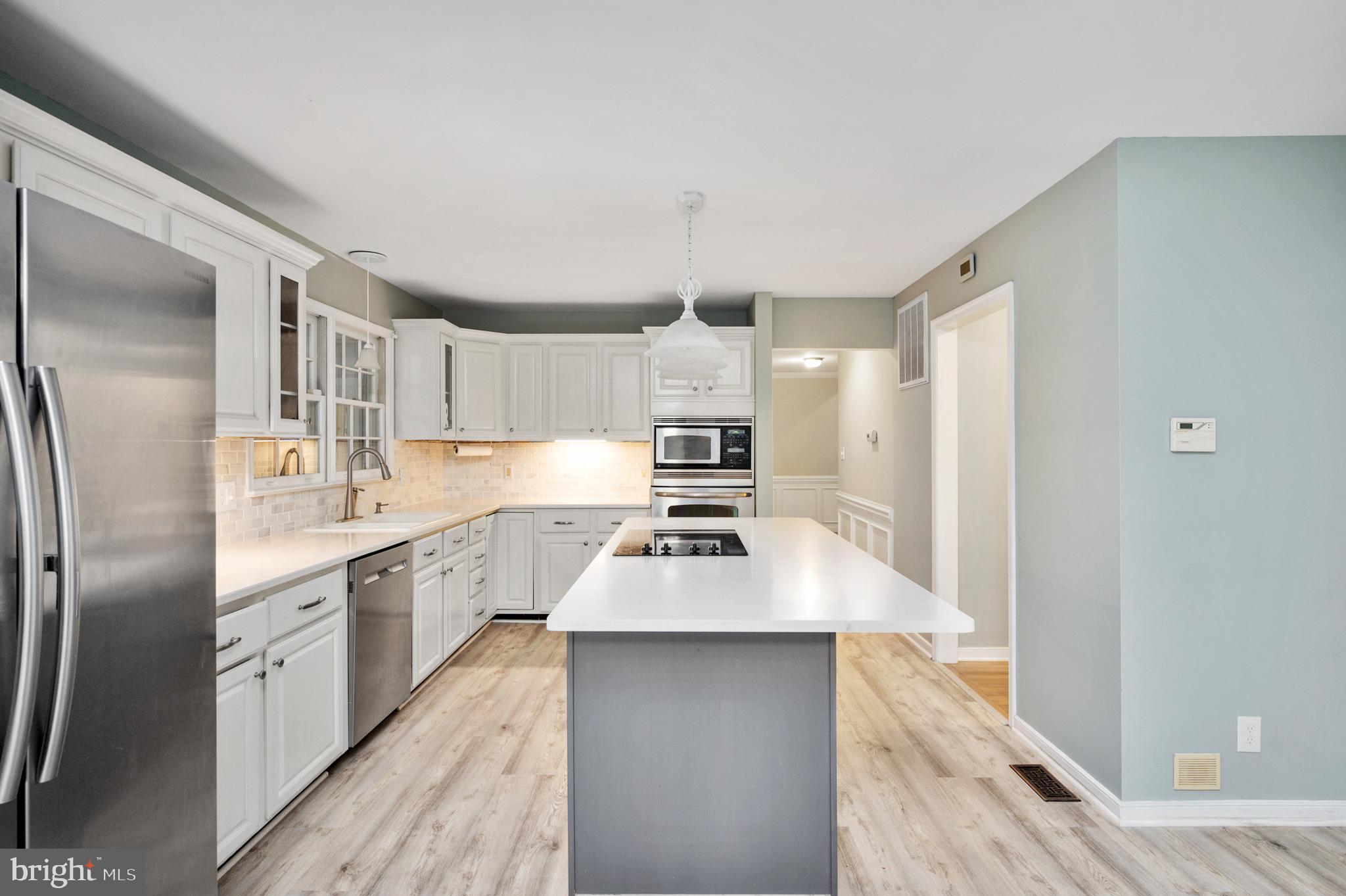 CREEKSIDE - Residential