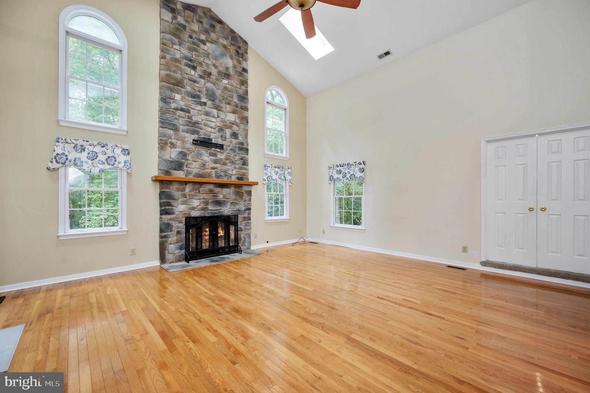 CREEKSIDE - Residential