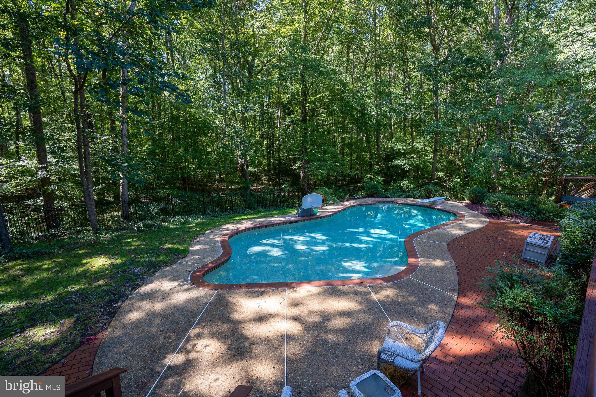 CREEKSIDE - Residential