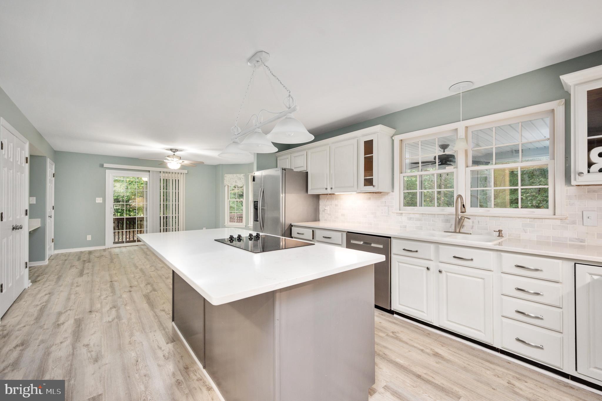 CREEKSIDE - Residential