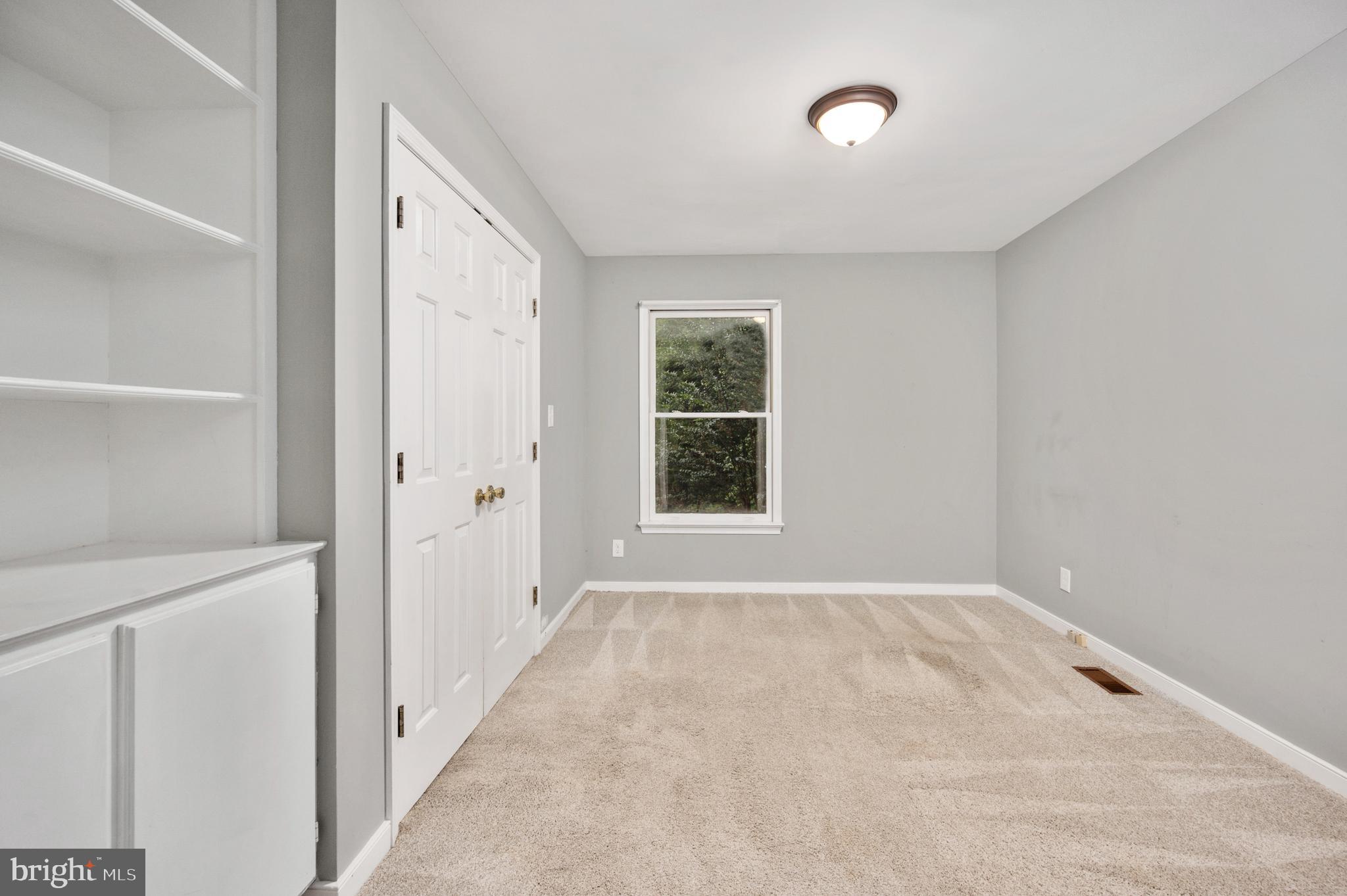 CREEKSIDE - Residential