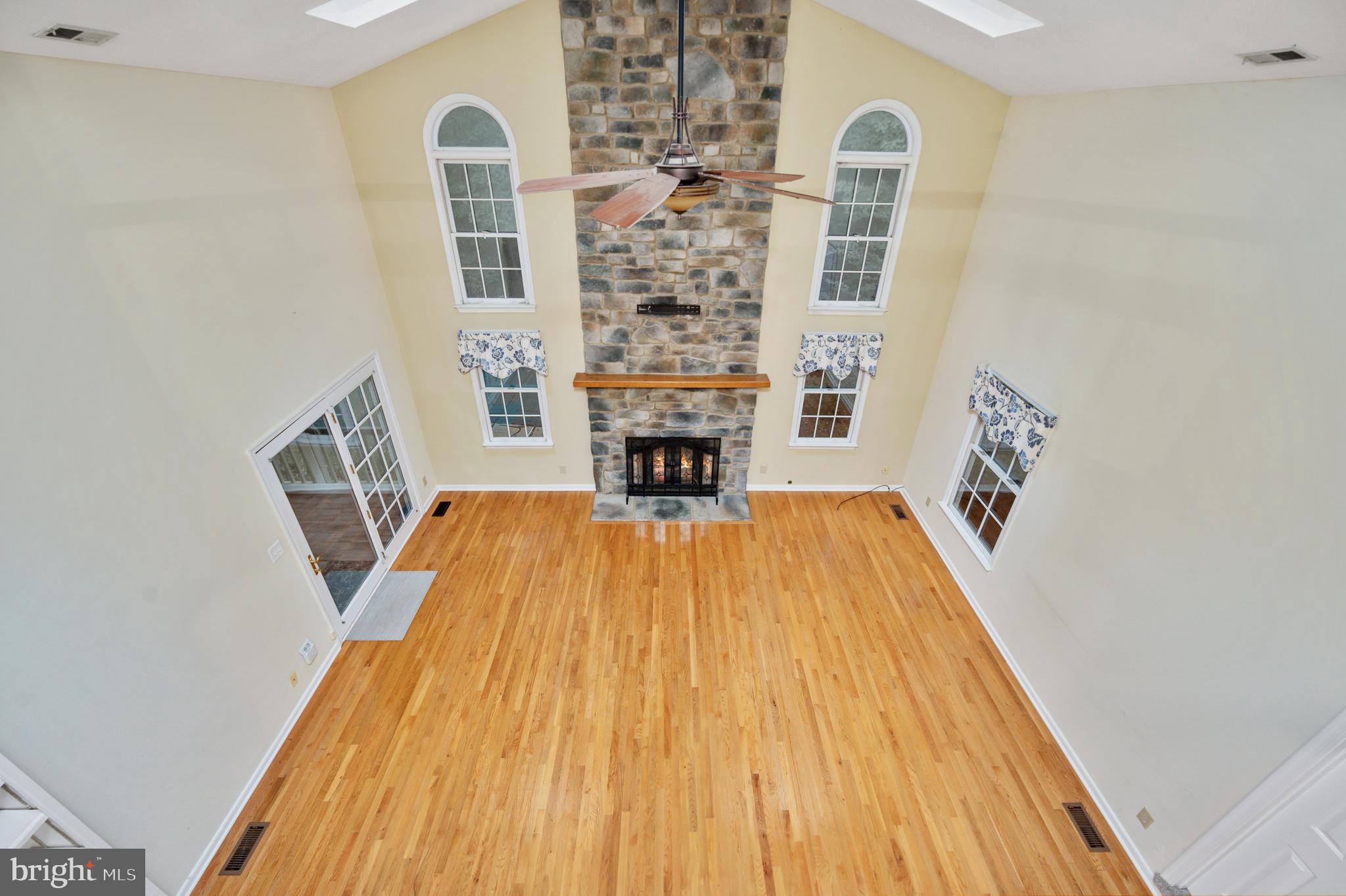 CREEKSIDE - Residential