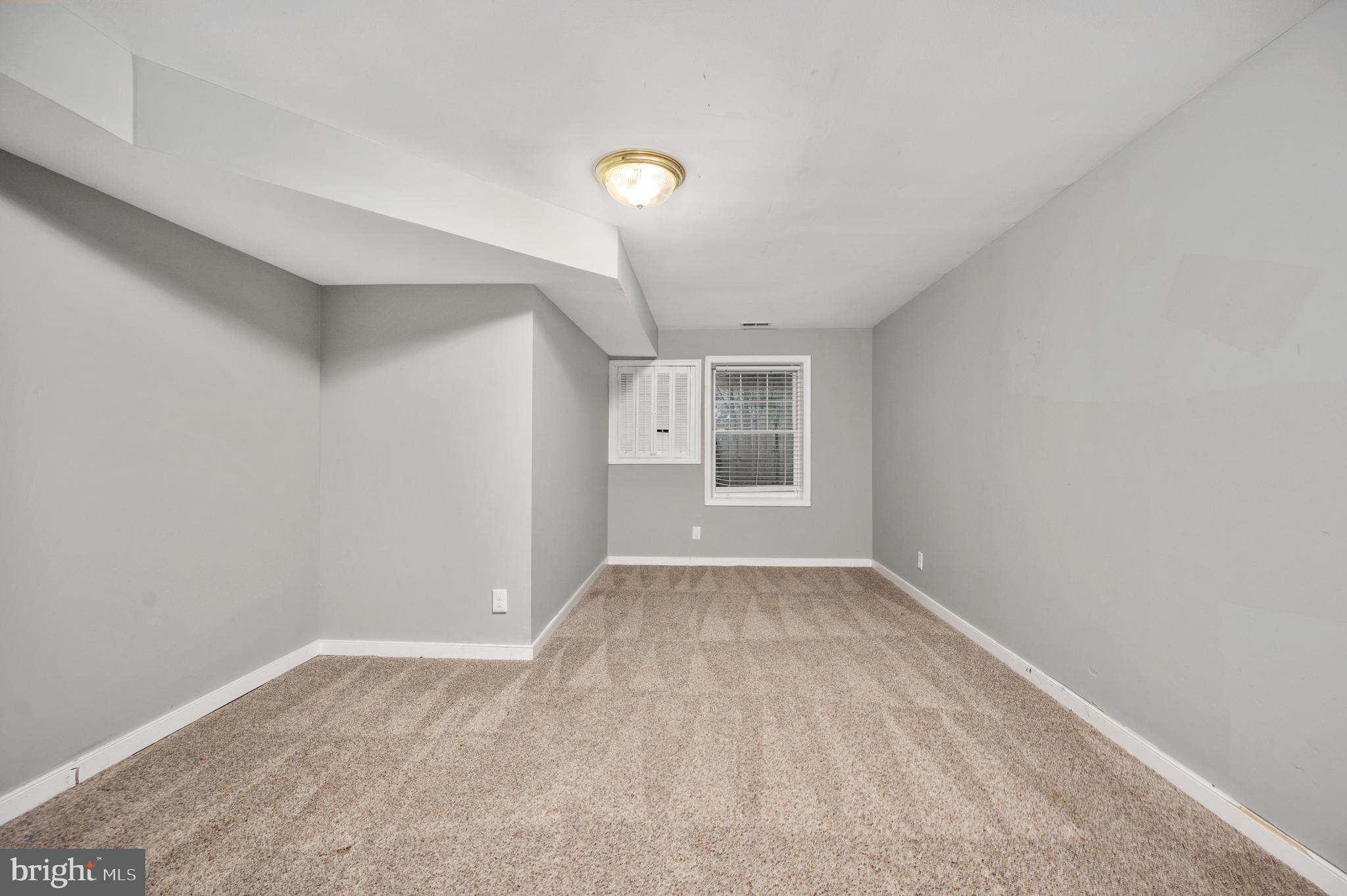 CREEKSIDE - Residential