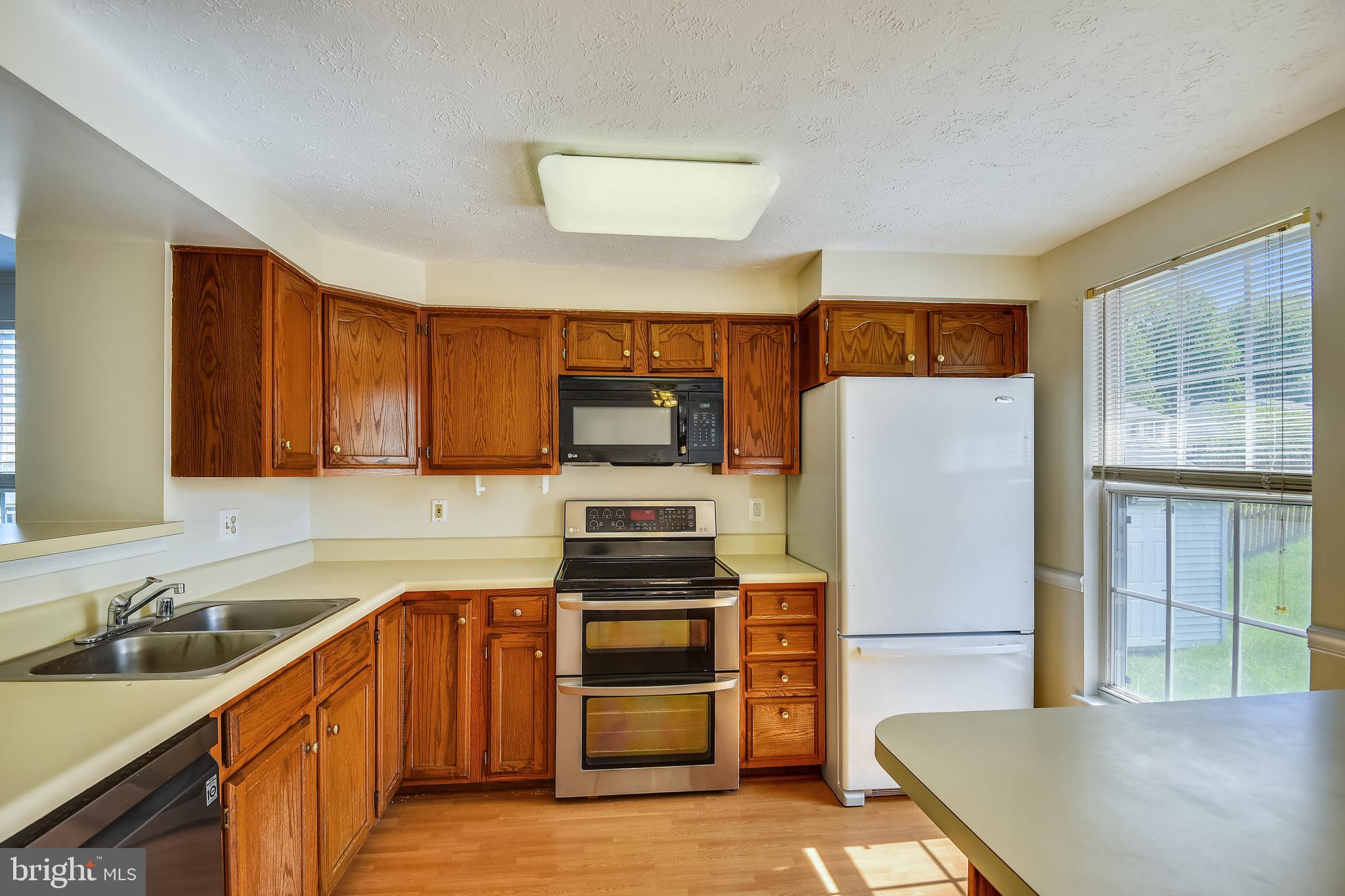 FOUR SEASONS ESTATES - Residential