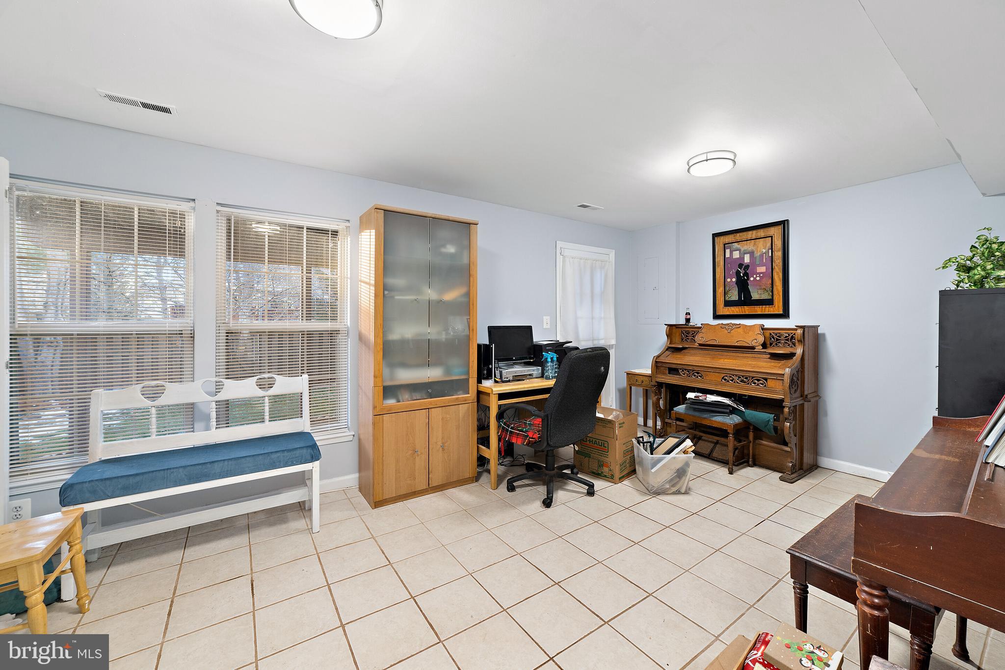 WELLINGTON/CLOVERHILL - Residential