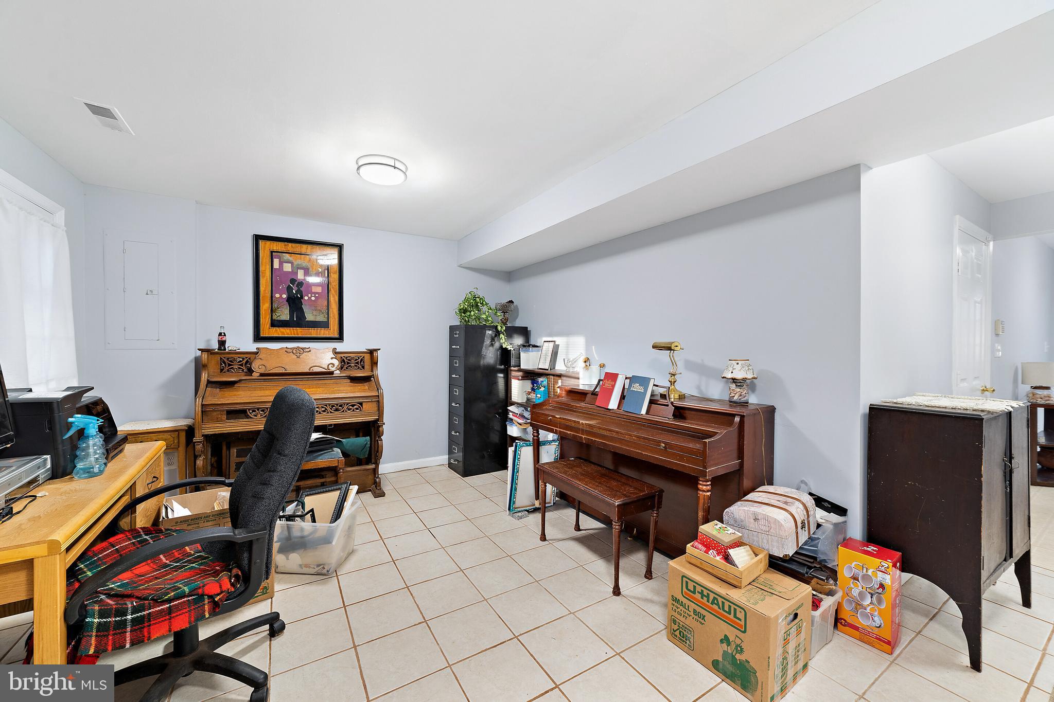 WELLINGTON/CLOVERHILL - Residential