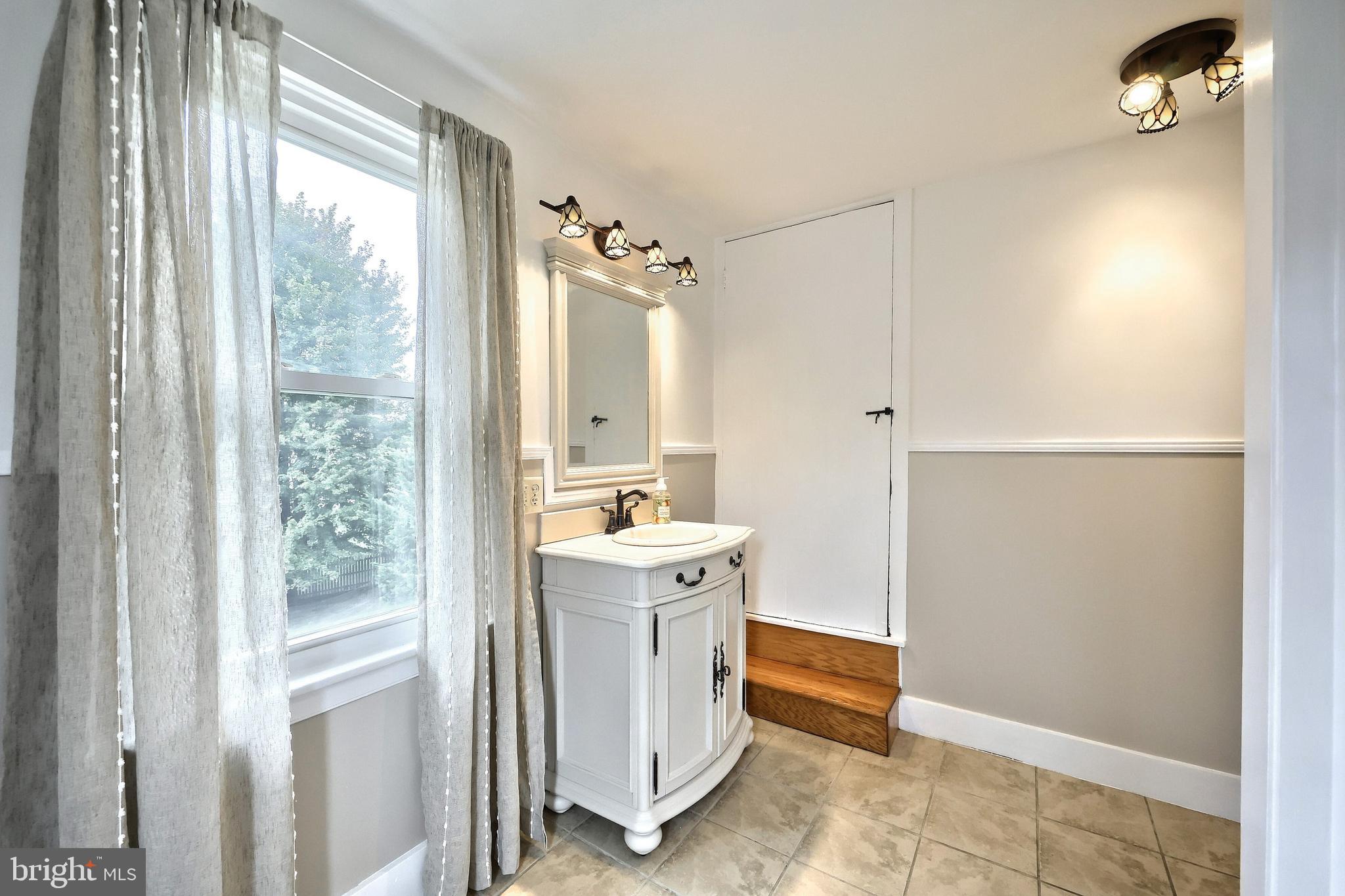 WEST MANHEIM - Residential