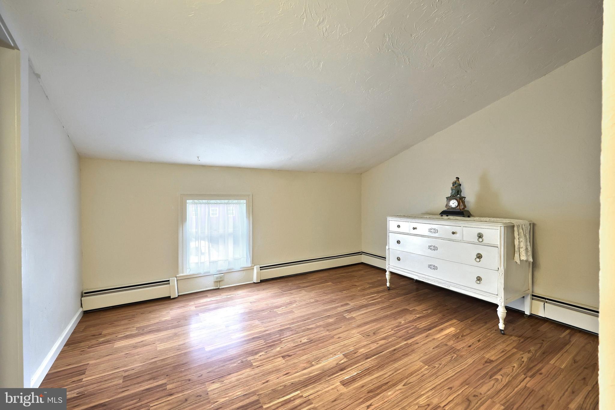 WEST MANHEIM - Residential