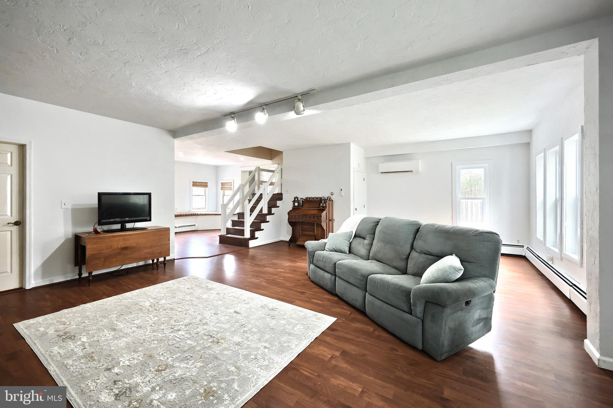 WEST MANHEIM - Residential