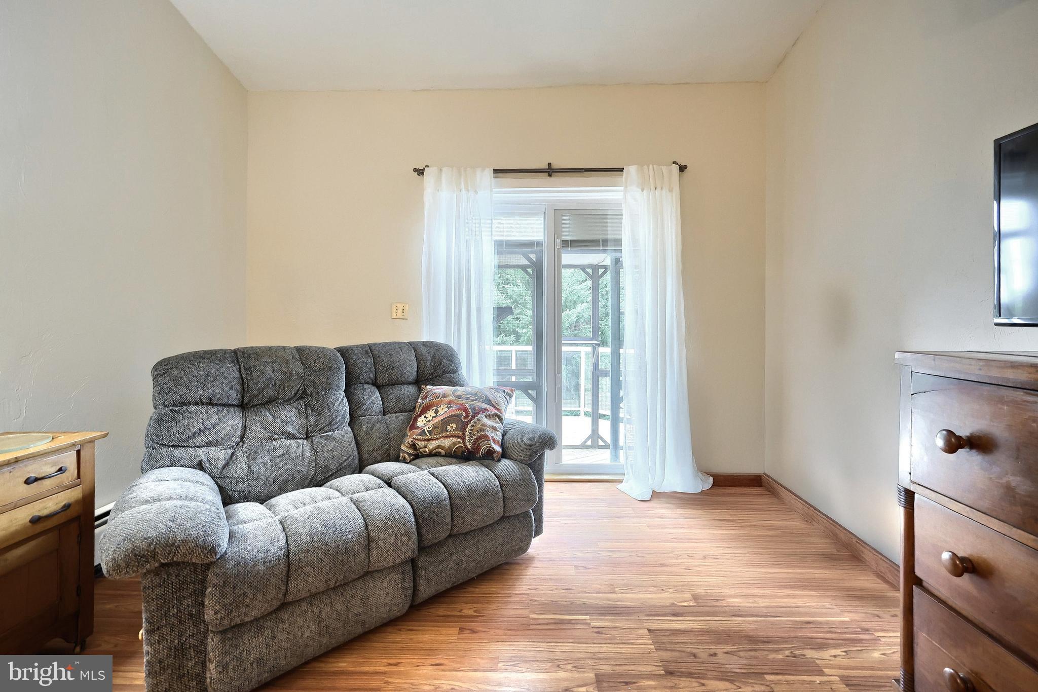 WEST MANHEIM - Residential