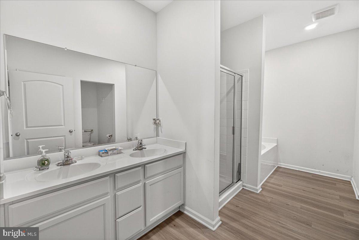 CAMBRIAN HILLS - Residential