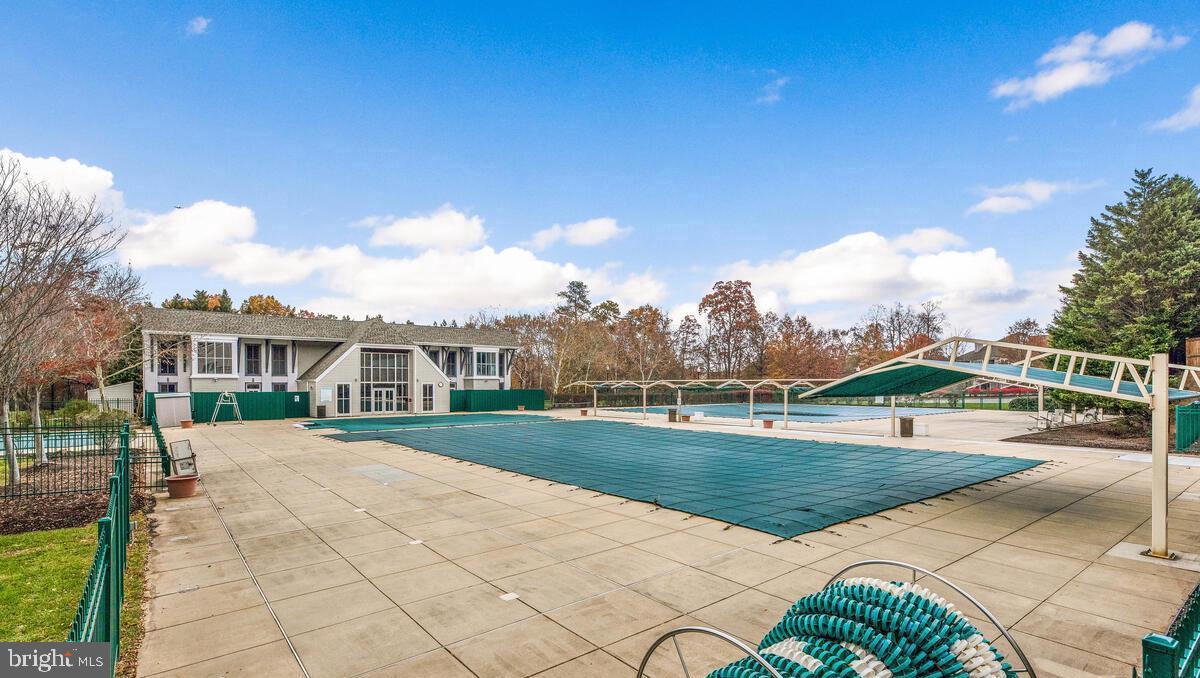 RUSSETT - Residential