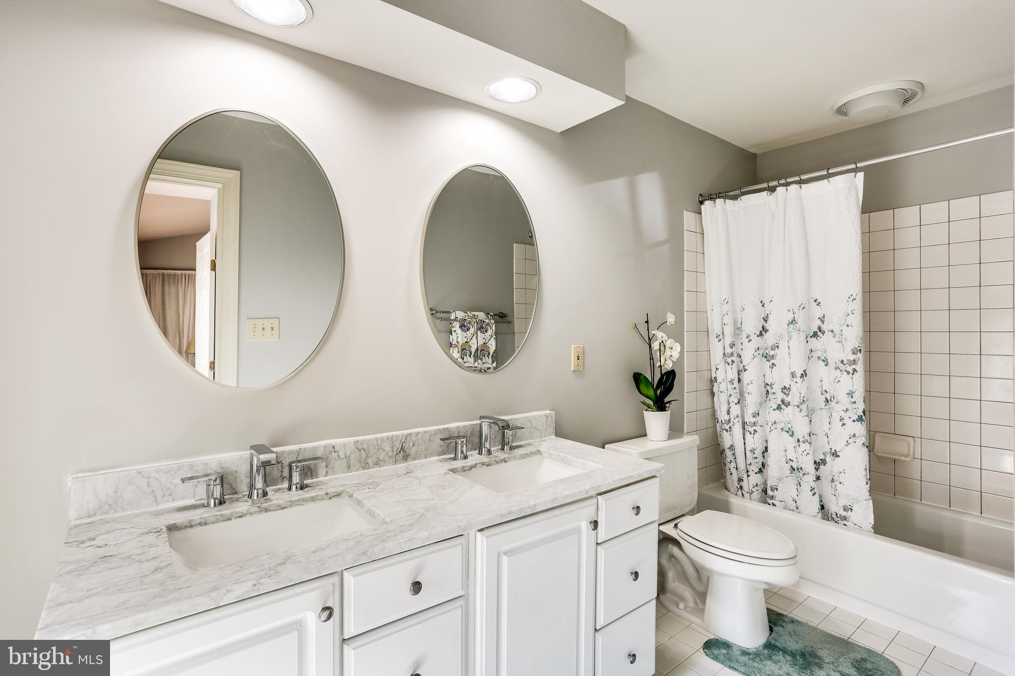 RUSSETT - Residential