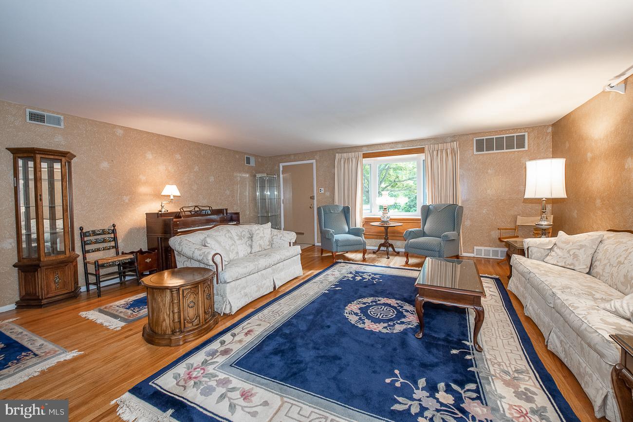 PADDOCK FARMS - Residential