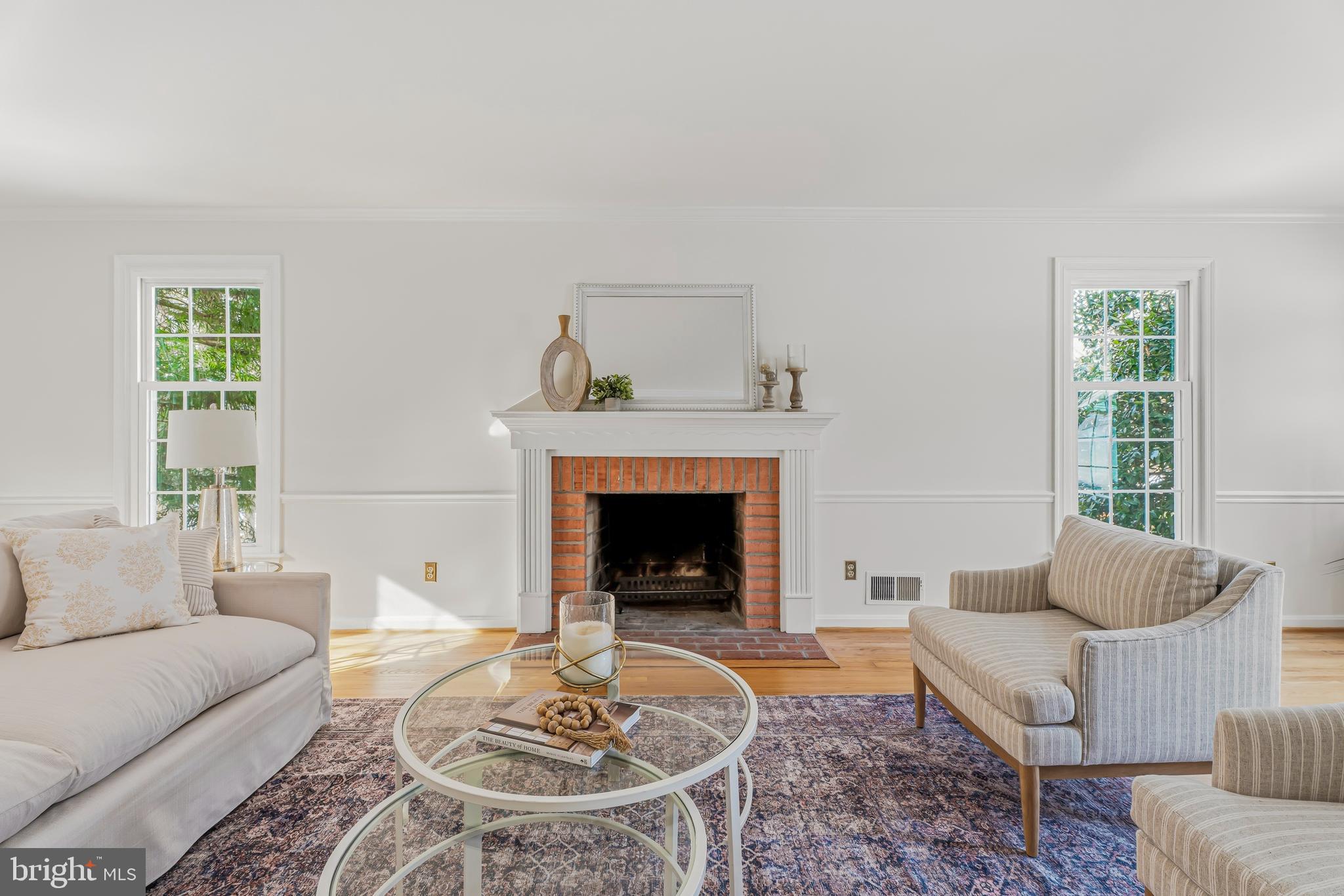 HOLLY KNOLL - Residential