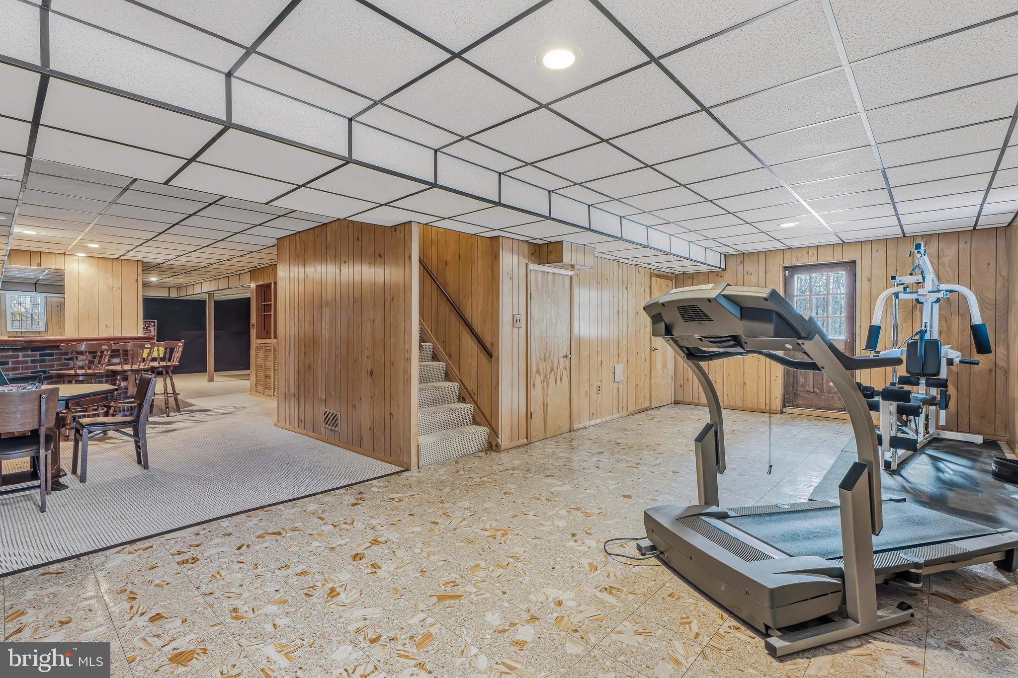 HOLLY KNOLL - Residential