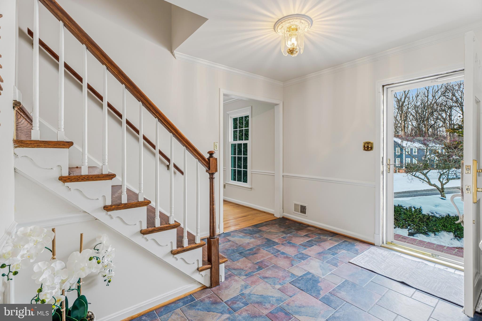 HOLLY KNOLL - Residential