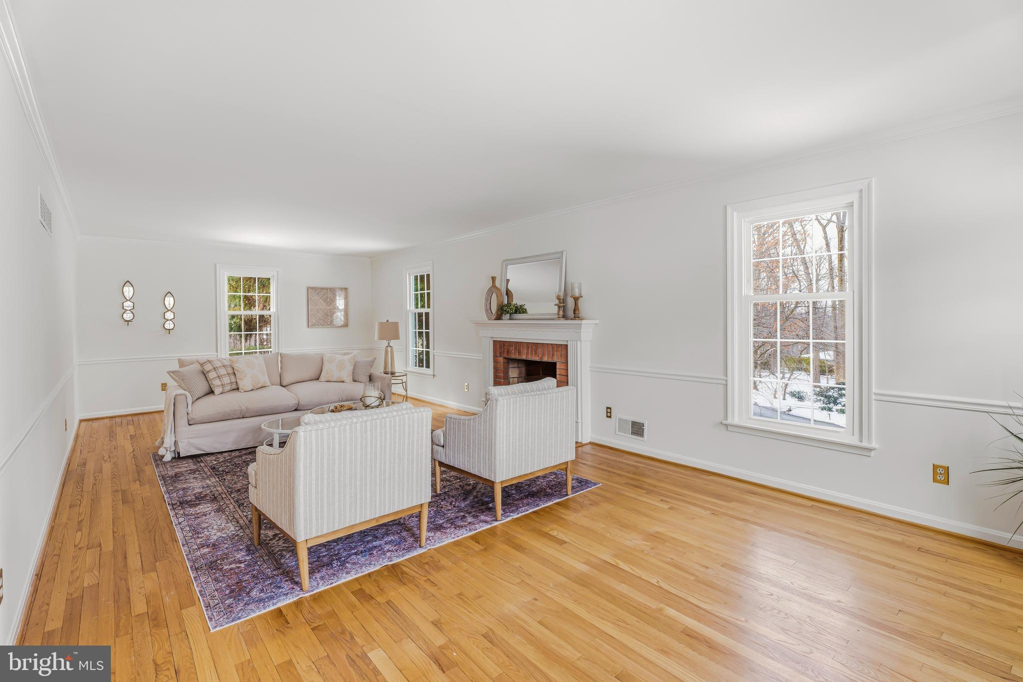 HOLLY KNOLL - Residential